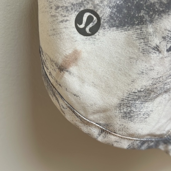 Lululemon shorts - Picture 5 of 5